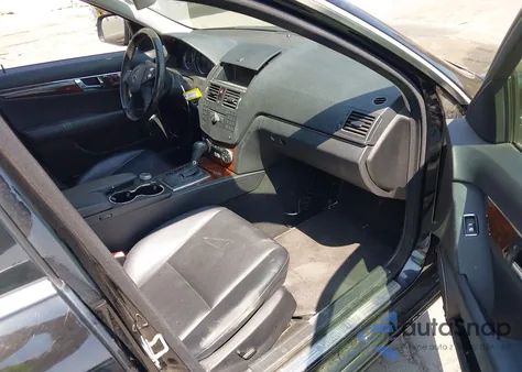 2009 Mercedes-Benz C 300 Luxury/Sport из США, поврежденный, VIN WDDGF54X49F218900